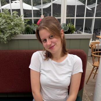 Babysitter in Reading: Holly