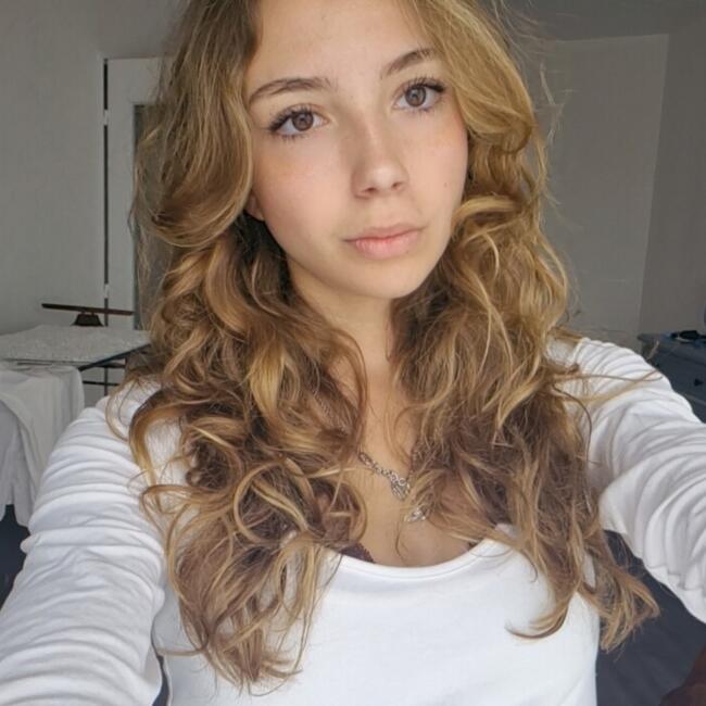 Babysitter in Montigny-le-Bretonneux: Lisa