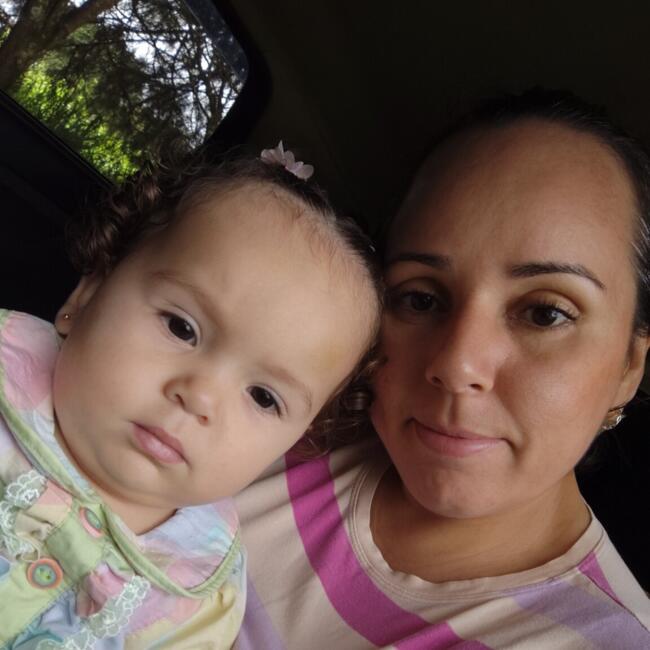 Emprego de babá em Itaí: Michele