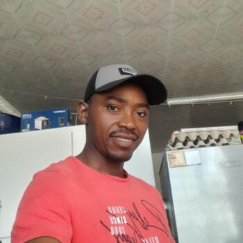 Babysitter Port Elizabeth: Claurinah