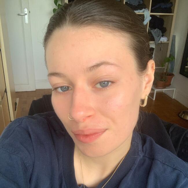 Babysitter in Paris: Nora