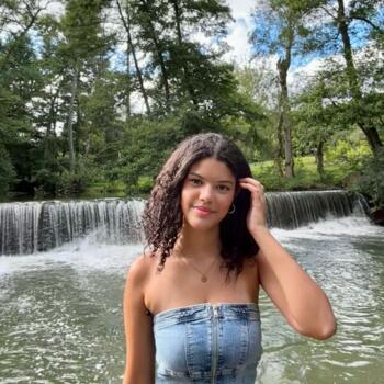 Babysitter in Alhandra: Maria Clara