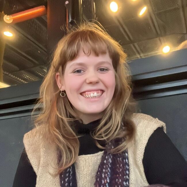 Babysitter in Dunedin: Poppy