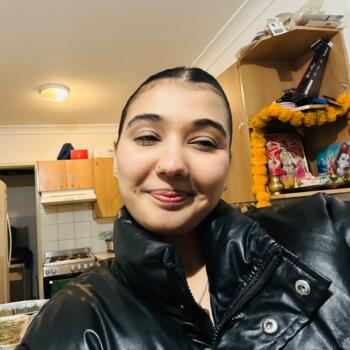 Babysitter Sydney: Aarati