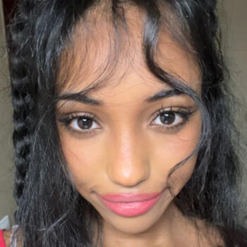 Niñera en Valencia: Yeshi