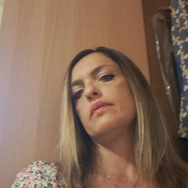 Babysitter in Bacoli: Mena