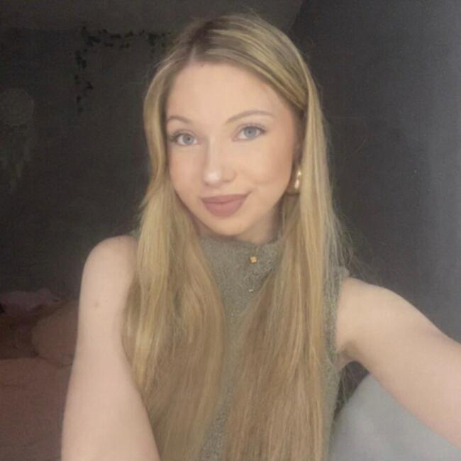 Babysitter in Aunay-sur-Odon: Margot