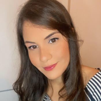 Babysitter Recife: Helena