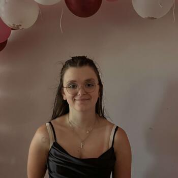 Babysitter in Saint-Agrève: Elisa