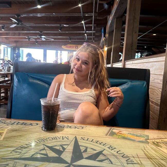 Babysitter in Midland (Michigan): Annalyse