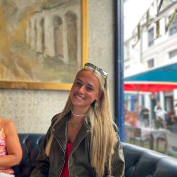 Baby-sitter in Cork: Eimear