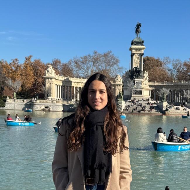 Niñera en Anna: Eva