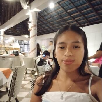 Babysitter Anton Valley: Carolina