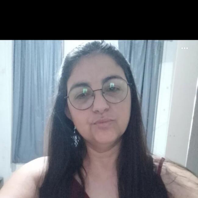 Emprego de babá em Itapema: Ester