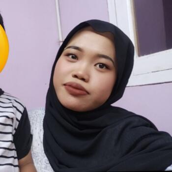 Nanny in Bandung: Hanifah Muslimah