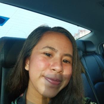 Babysitter in Singapore: Faras