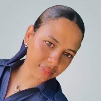 Babysitter Piracicaba: Yomalis Popoteur