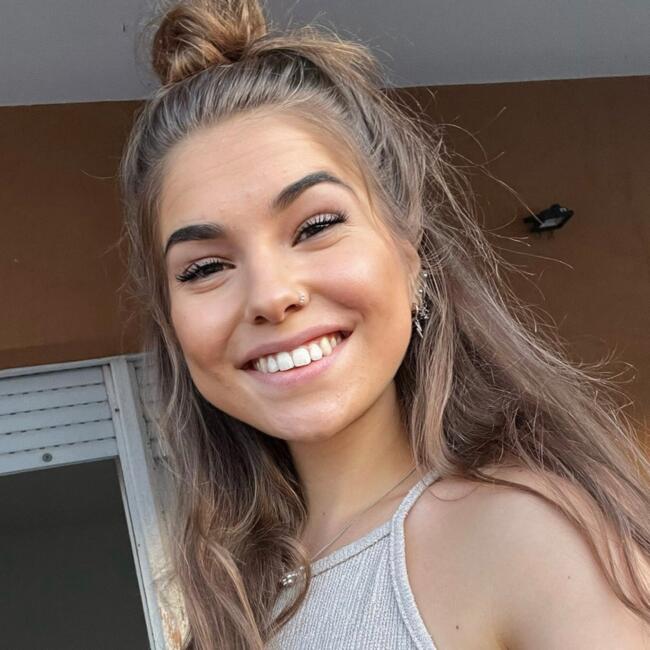 Babysitter in Mackay: Nina