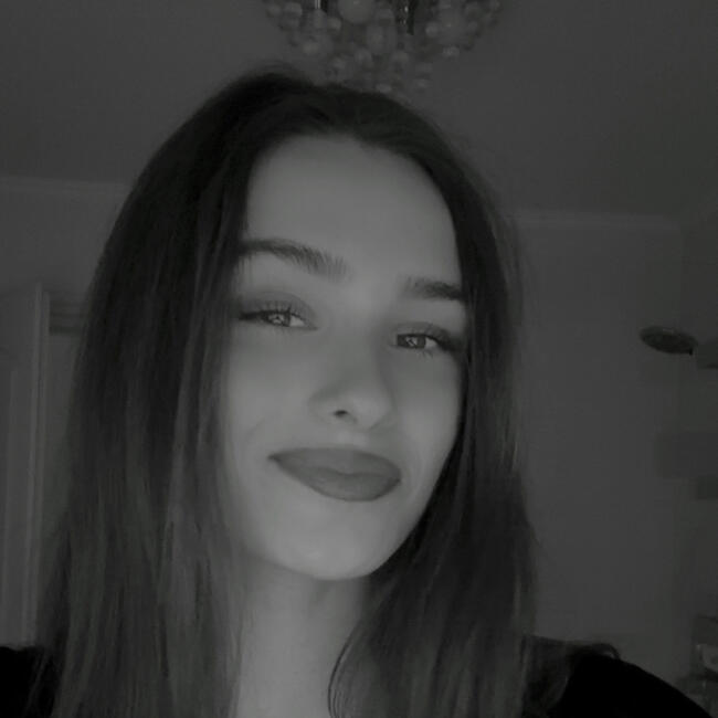 Bébiszitter Tata területén: Jázmin