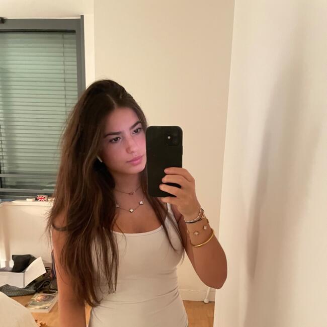 Babysitter in Boulogne-Billancourt: Margaux