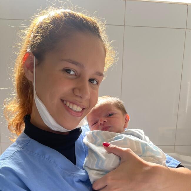 Babysitter in Maringá: Giovanna