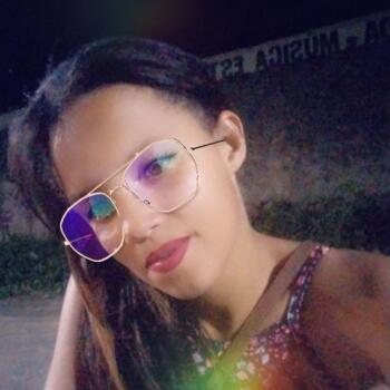 Babysitter in Belo Horizonte: Deborah lorraine Soares