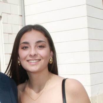 Babysitter in Saint-Pierre-du-Perray: Clara