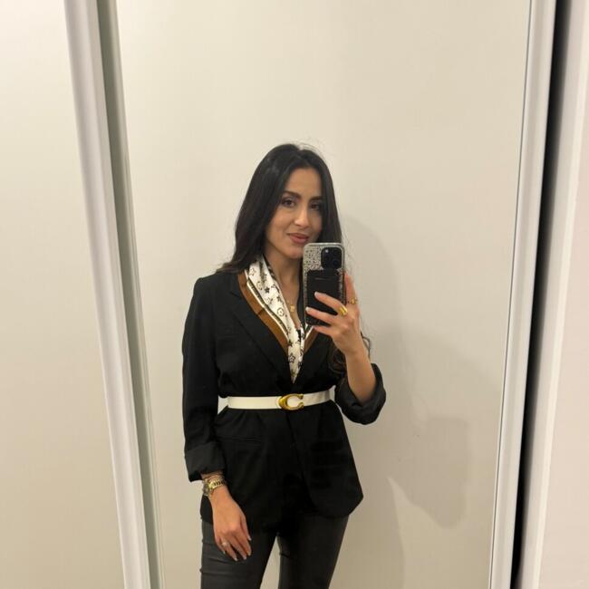 Job de garde d'enfants à Puteaux: Intissar