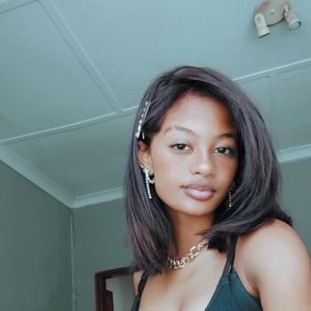 Babysitter in Roodepoort: Aqueelah