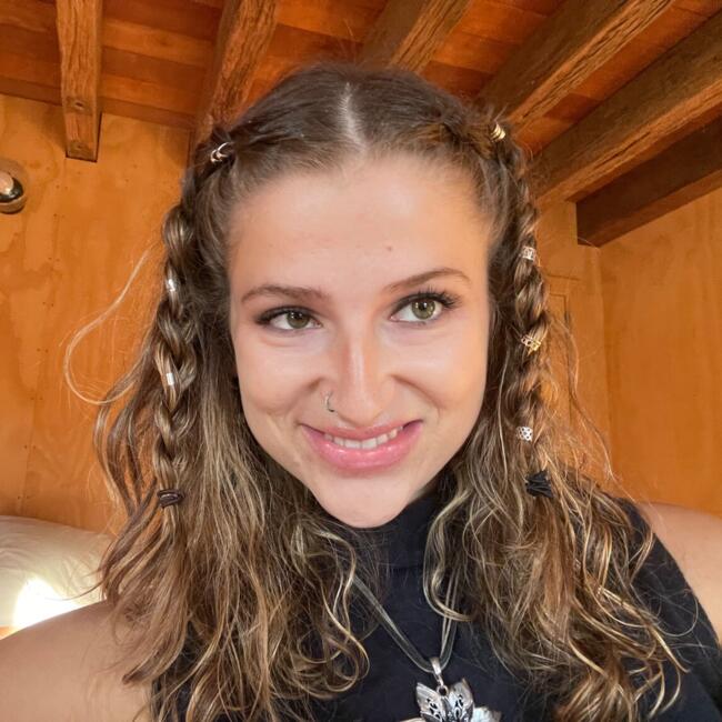 Babysitter in Dunedin: Chiara