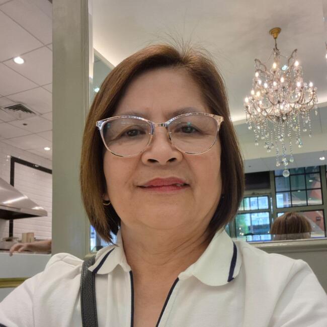 Babysitter in Halifax: Dely