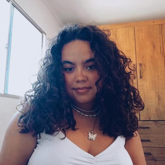 Babysitter in Vila Velha: Thaina