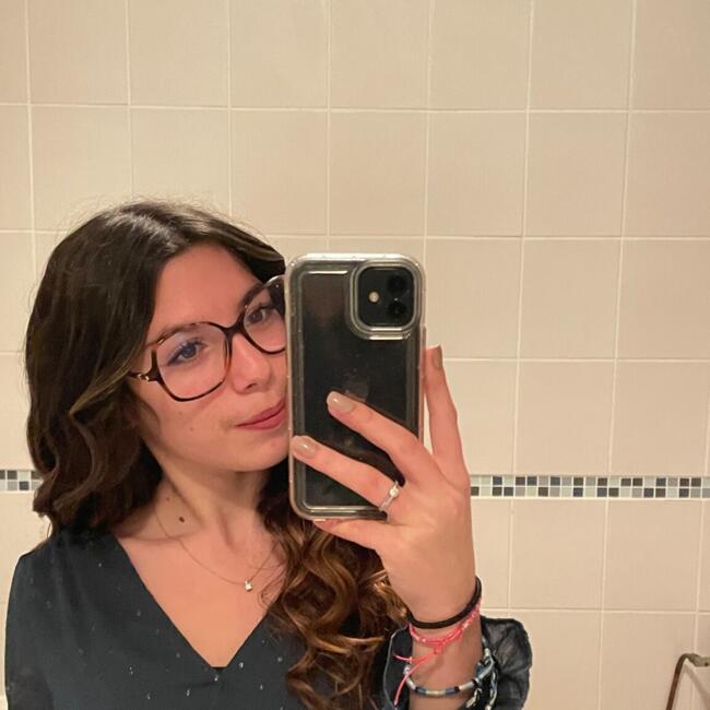 Babysitter in Plougar: Maelys