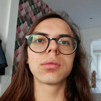 Babysitter in Tourcoing: Kim