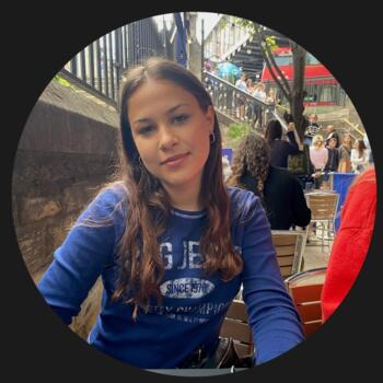 Babysitter in Moret-sur-Loing: Calia