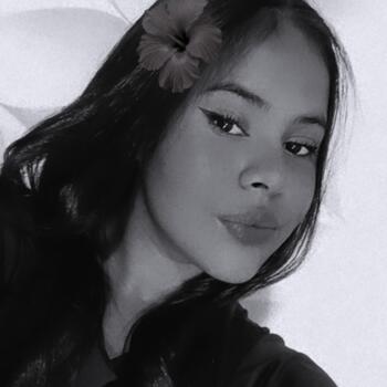 Babysitter in Salvador: Sarah