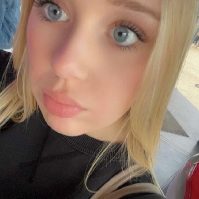 Babysitter in Herck-la-Ville: Hayley