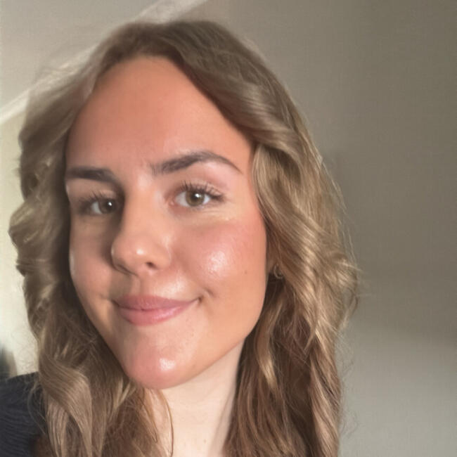 Babysitter in Björklinge: Nova