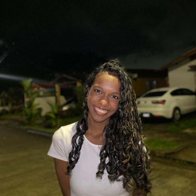 Babysitter in Puerto Vacamonte: Julianys