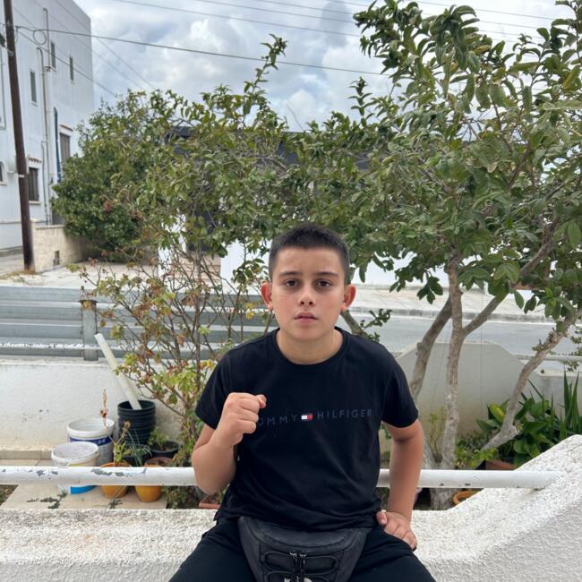 Káto Lakatámeia bölgesinde bebek bakıcılığı işi: Konstantinos