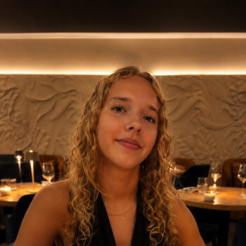 Babysitter Limours: Loane