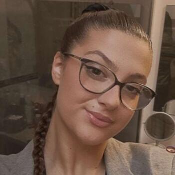 Babysitter in Saint-Laurent-Nouan: Louna