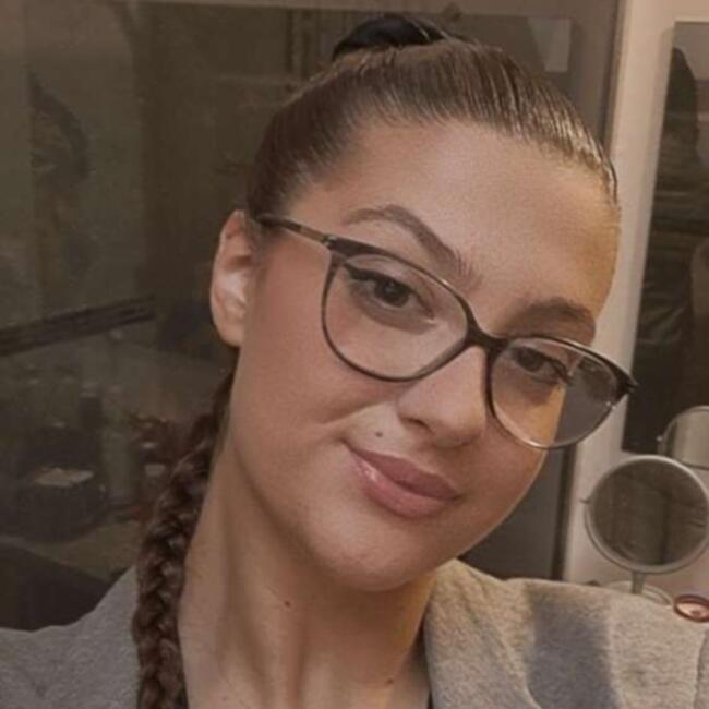 Babysitter in Saint-Laurent-Nouan: Louna