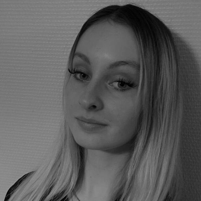 Babysitter in Brest: Léna