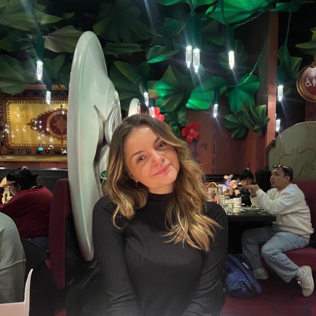 Babysitter in Saint-Didier-des-Bois: Lili