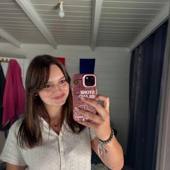 Babysitter in La Fare-les-Oliviers: Loane
