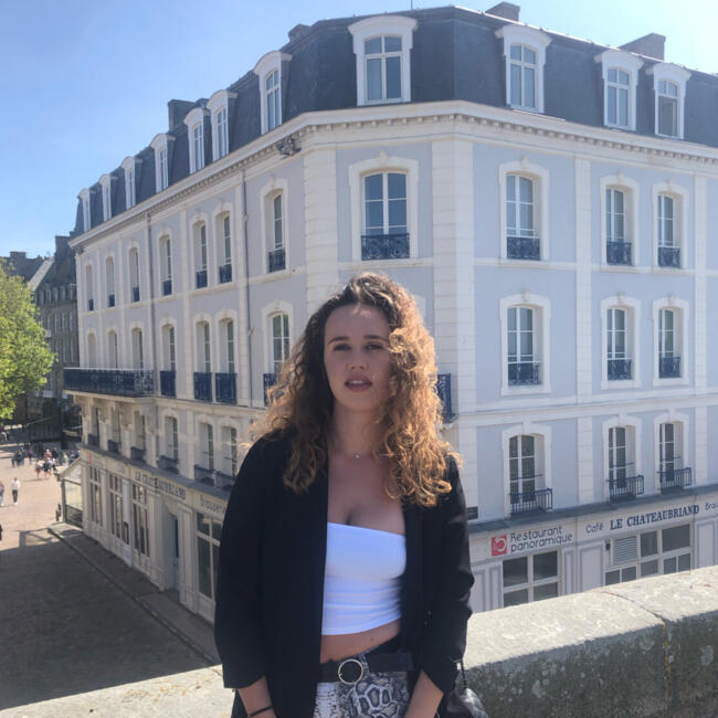 Babysitter in Saint-Malo: Clementine