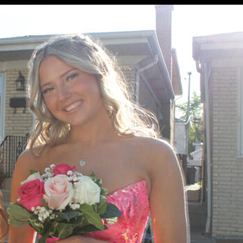 Babysitter Chicago: Kayla