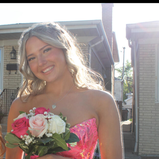 Babysitter in Chicago: Kayla