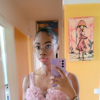 Baby-sitter Cergy: Romaylie